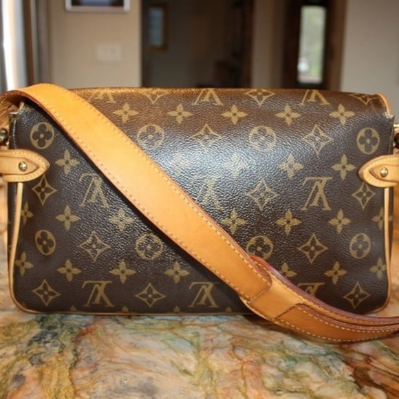 Louis Vuitton Hudson PM shoulder bag - Picture 13 of 13